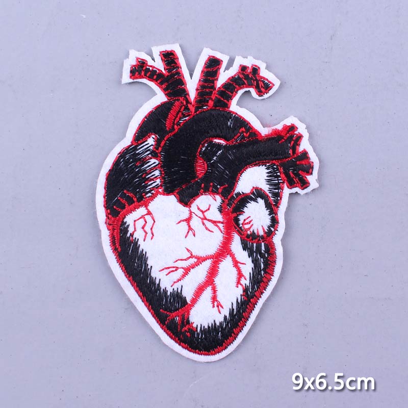 Japan Anime Cartoon Patches On Clothes Skull Heart Iron on Embroidered Patches For Clothing DIY Hippie Stripe Applique Badge diy