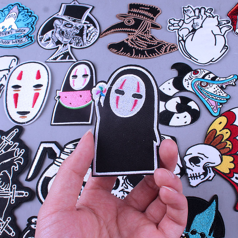 Japan Anime Cartoon Patches On Clothes Skull Heart Iron on Embroidered Patches For Clothing DIY Hippie Stripe Applique Badge diy