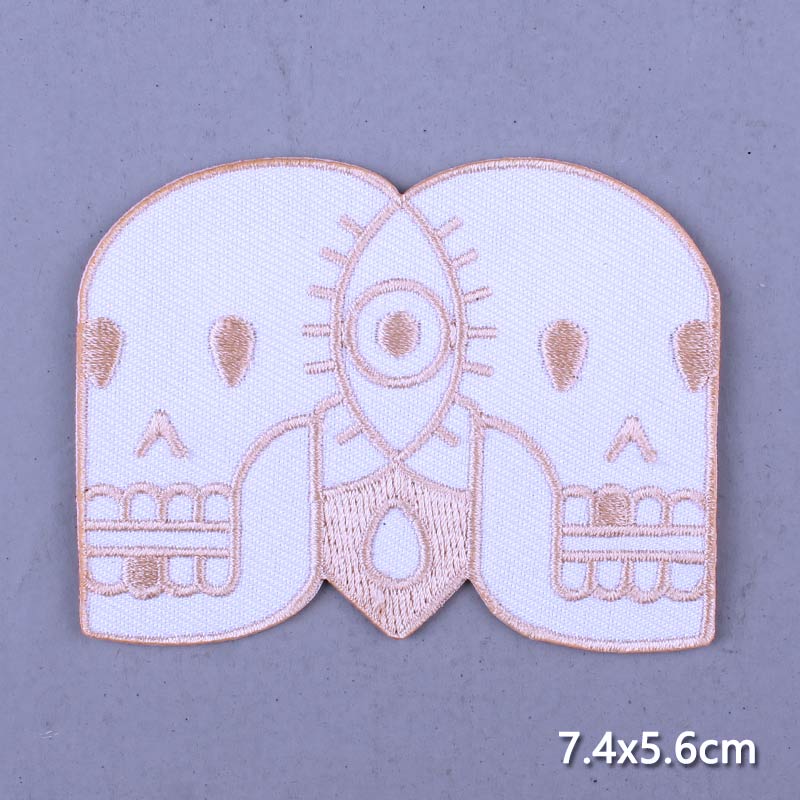 Japan Anime Cartoon Patches On Clothes Skull Heart Iron on Embroidered Patches For Clothing DIY Hippie Stripe Applique Badge diy